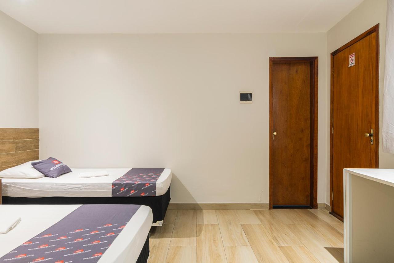 Casa de hóspedes Mega Aeroporto Apenas 1 Km De Distância Do Aeroporto De 3*