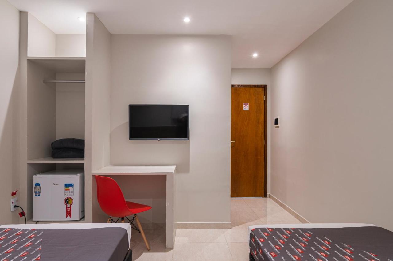 Mega Aeroporto Apenas 1 Km De Distância Do Aeroporto De 3* Fortaleza (Ceara)