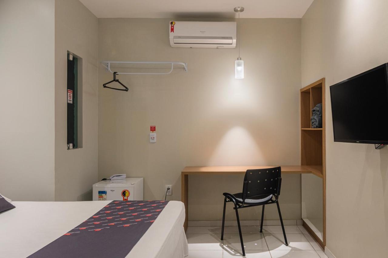 Mega Aeroporto Apenas 1 Km De Distância Do Aeroporto De