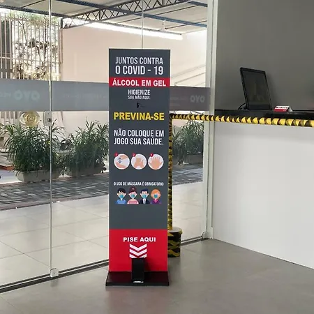 Casa de hóspedes Mega Aeroporto Apenas 1 Km De Distância Do Aeroporto De 3*